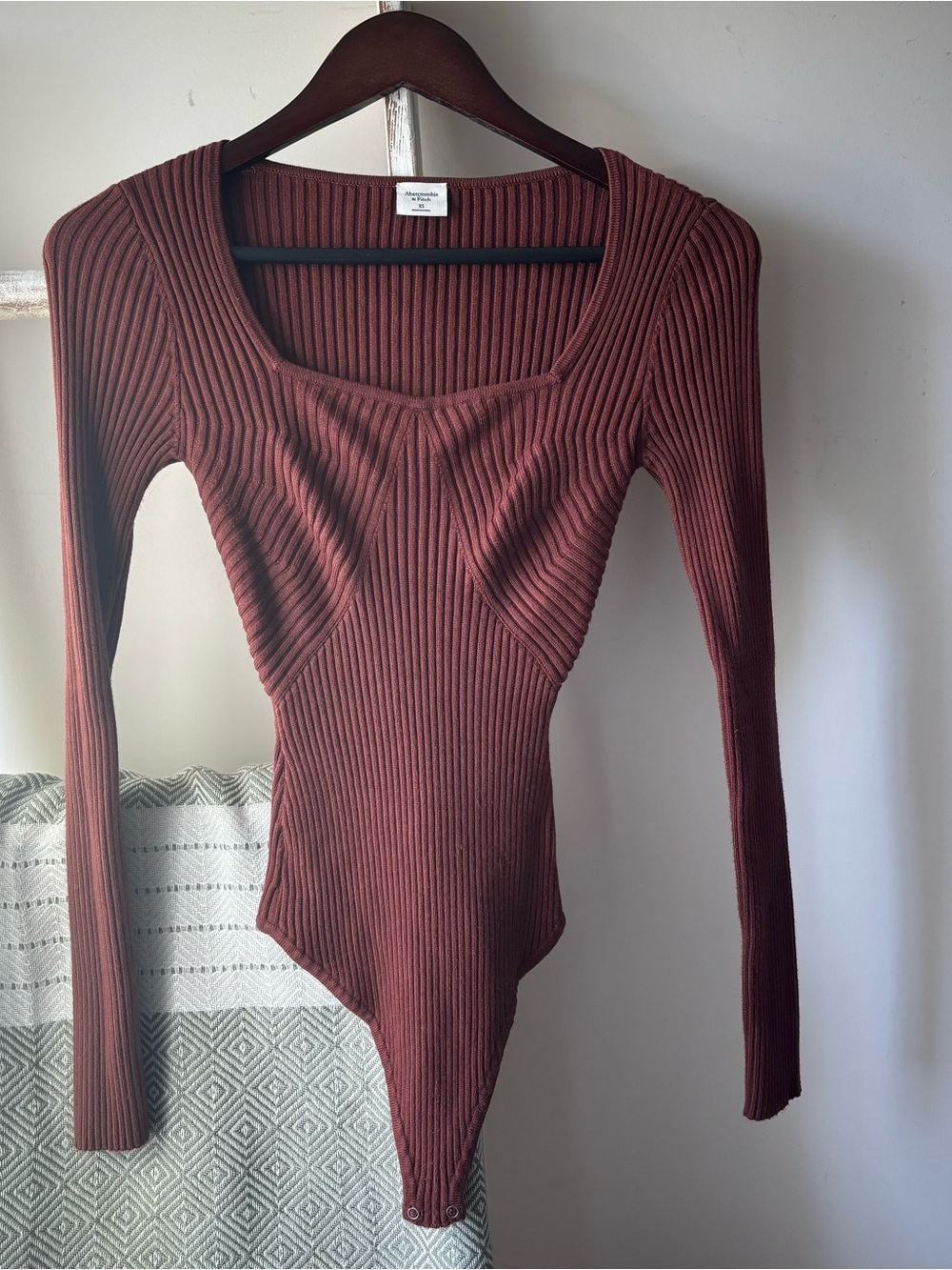 Abercrombie Sweetheart Sweater
Bodysuit